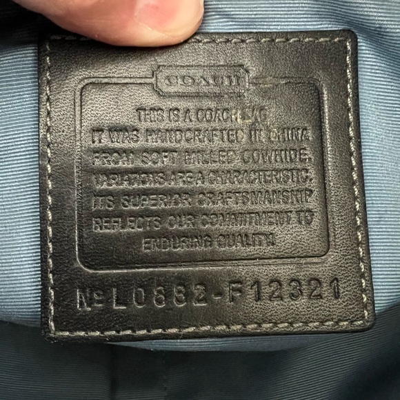 Coach Hamilton Pebbled leather  shoulder bag silver hardware adjustable strap. - Picture 8 of 12